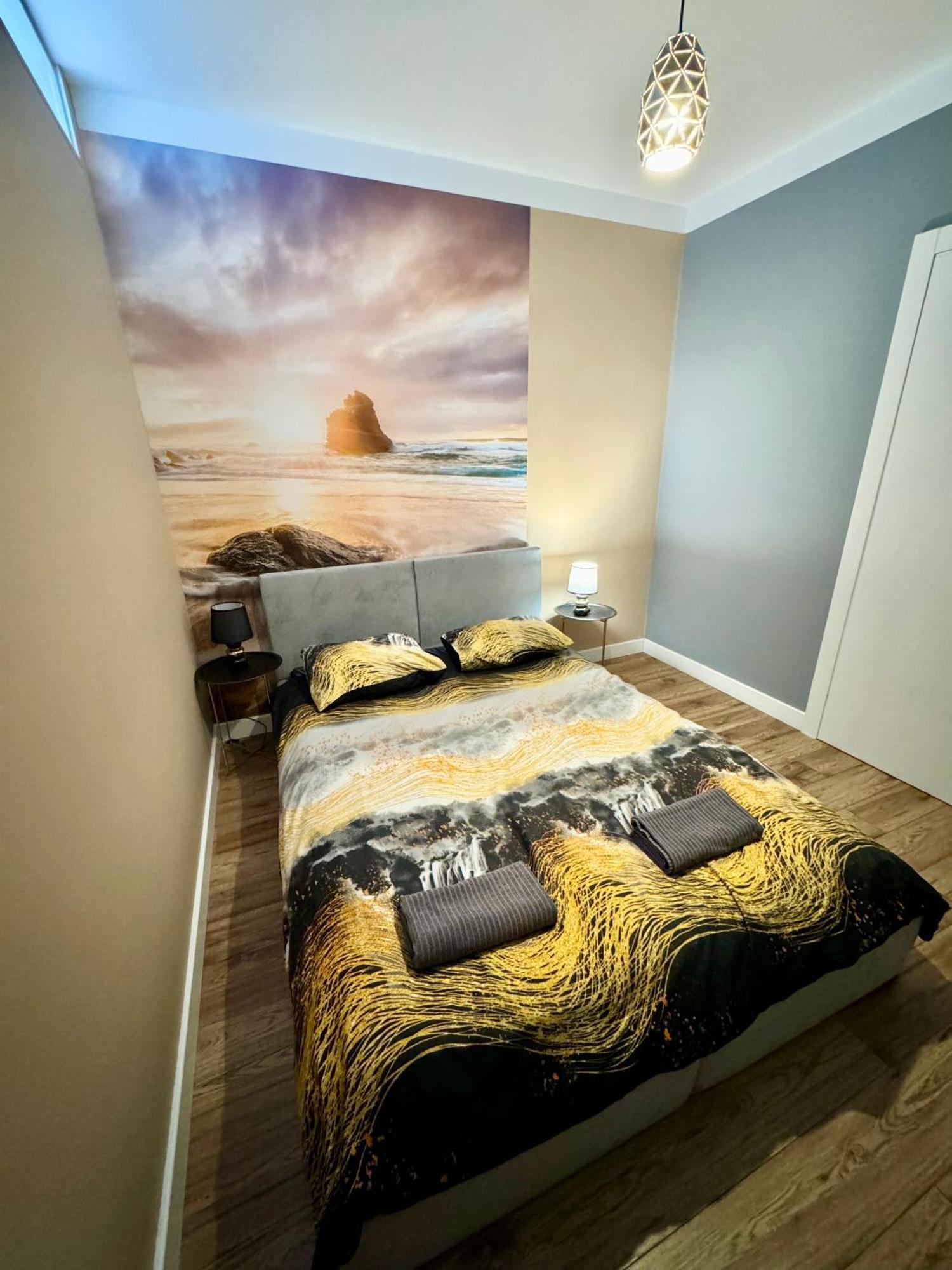 3-Rooms Apartment With Balcony By The Oldtown กดัญสก์ ภายนอก รูปภาพ
