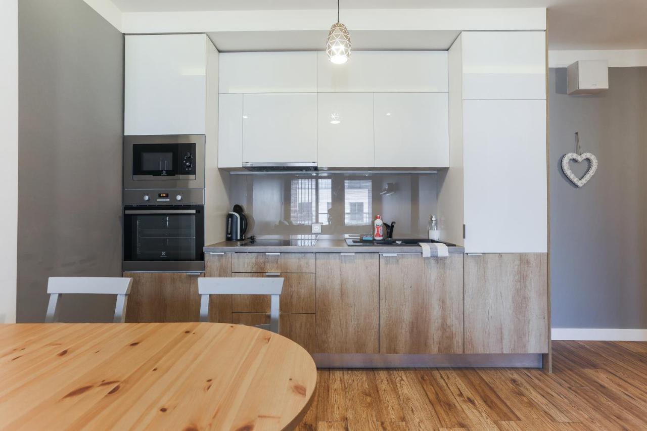 3-Rooms Apartment With Balcony By The Oldtown กดัญสก์ ภายนอก รูปภาพ