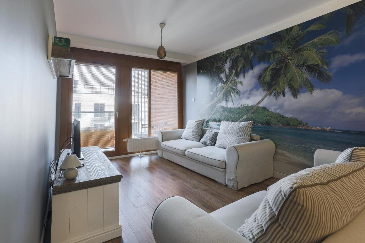 3-Rooms Apartment With Balcony By The Oldtown กดัญสก์ ภายนอก รูปภาพ