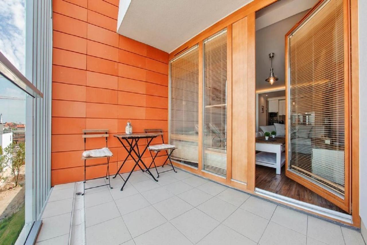 3-Rooms Apartment With Balcony By The Oldtown กดัญสก์ ภายนอก รูปภาพ